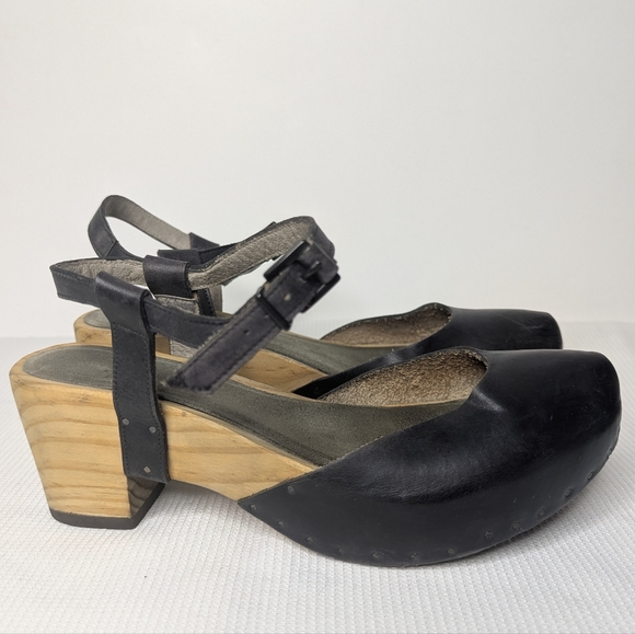 Vialis Shoes - Vialis Black Leather Clogs Wood Heel Handmade in Spain Women's Size 6.5 / EUR 37